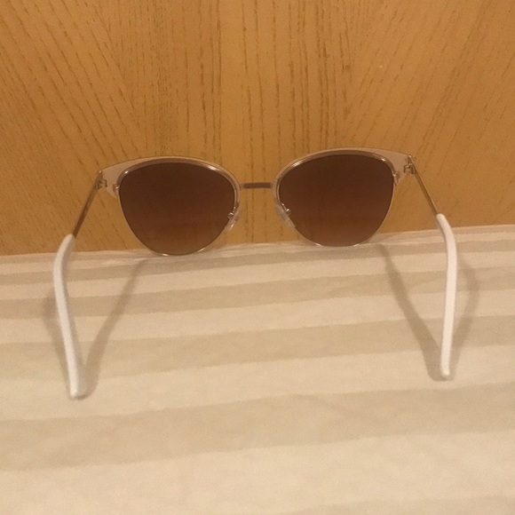 RETRO SUNGLASSES - Picture 4 of 8